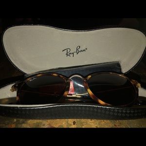 Ray-Ban Round Fleck sunglasses